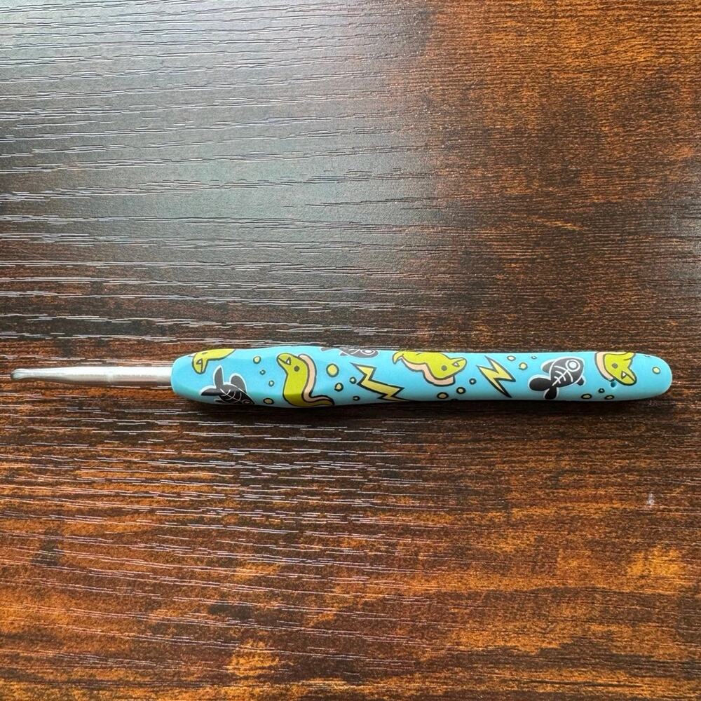 *Glow in the Dark* The Woobles Murphy the Electric Eel Crochet Hook - Never Used